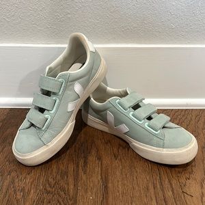 Veja Recife Logo Matcha/White, WUS6/EU37, Mint Colored Sneakers, Velcro